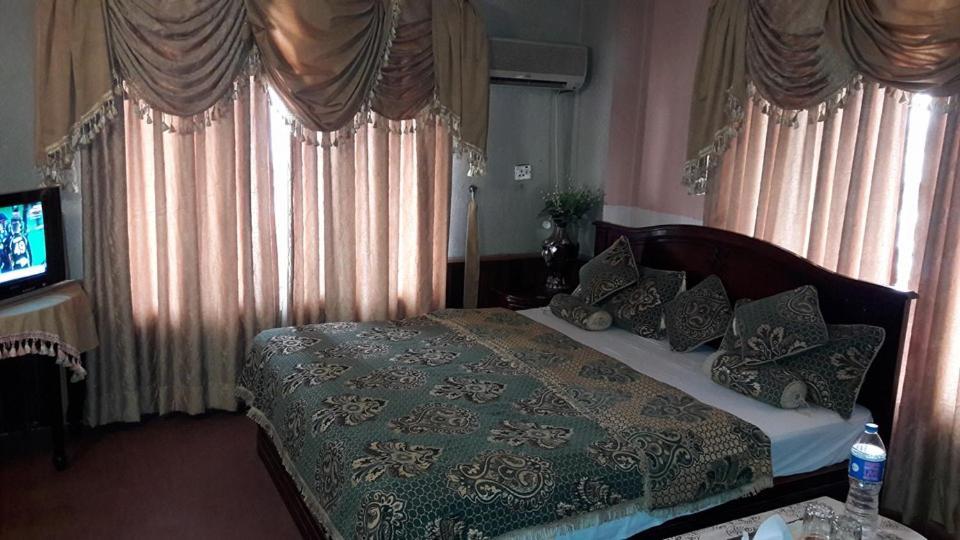 Hotel Regent Rawalpindi Esterno foto