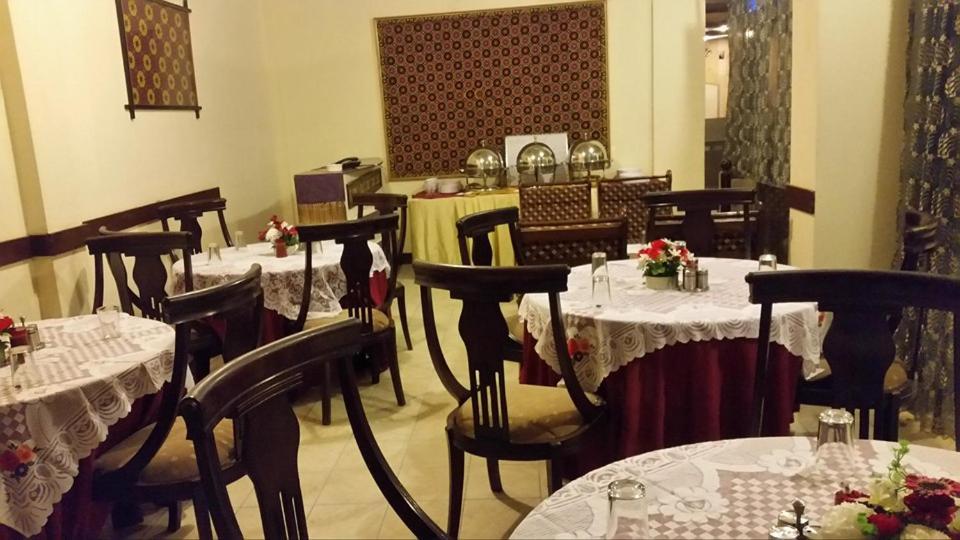 Hotel Regent Rawalpindi Esterno foto
